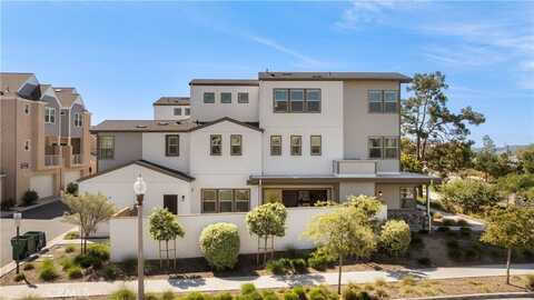 751 Benchmark, Irvine, CA 92618