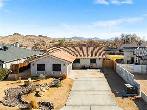 27381 Cloverleaf Drive, Helendale, CA 92342