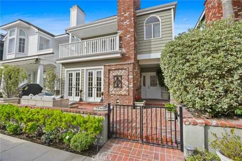 307 Sapphire Ave, Newport Beach, CA 92662