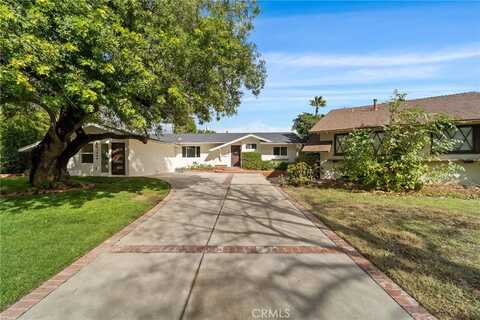 7942 Moorcroft Avenue, Canoga Park, CA 91304