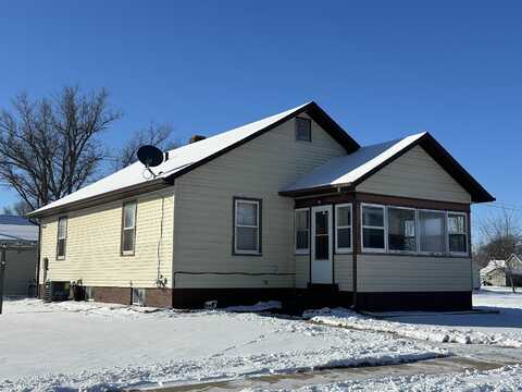 110 W Locust, Plainview, NE 68769