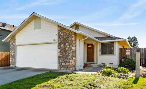 360 Zachary Dr, Vacaville, CA 95687