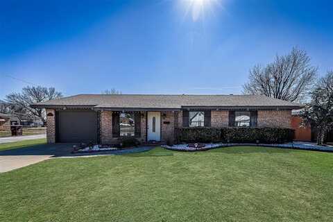 326 E Cleveland Street, Mangum, OK 73554