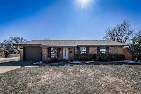 326 E Cleveland Street, Mangum, OK 73554