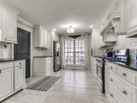 11501 Buckingham Court, Yukon, OK 73099