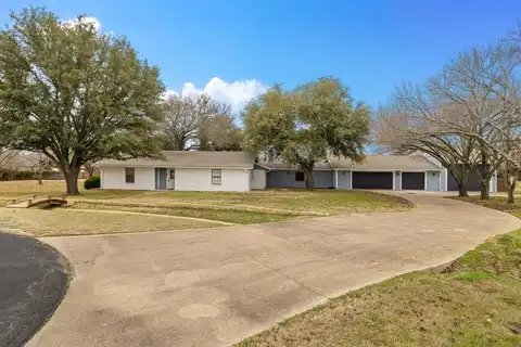 102 Bowie Cove, Gainesville, TX 76240