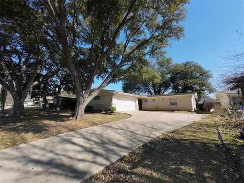 714 Wyche Drive, Irving, TX 75061