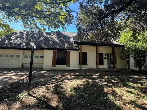 5520 Woodway Drive, Fort Worth, TX 76133