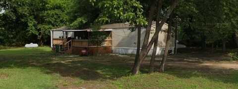 229 N 2nd Street, Walnut Springs, TX 76690