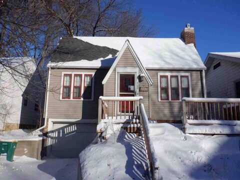 808 John Farry Pl, Albert Lea, MN 56007