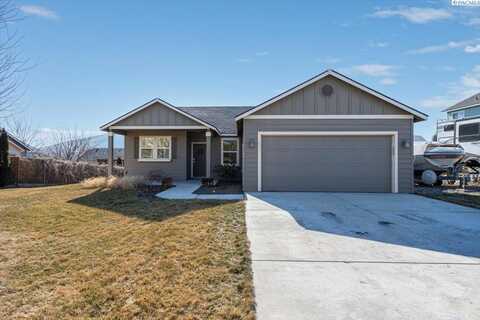 2035 Crab Apple Circle, West Richland, WA 99353