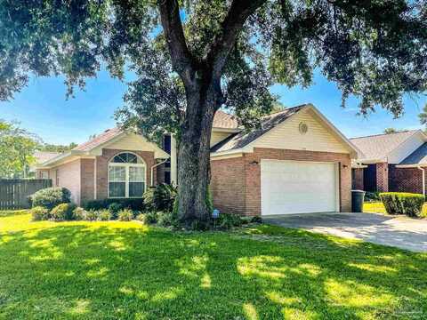 724 Ladner Dr, Pensacola, FL 32505