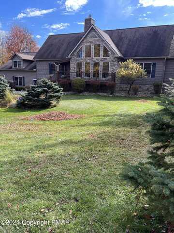 463 Cedar Drive, Long Pond, PA 18334