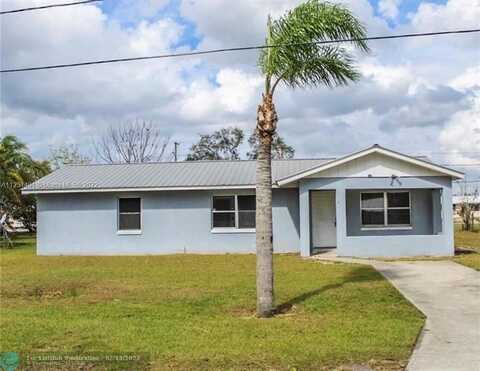 49 E Metcalfe St, Avon Park, FL 33825