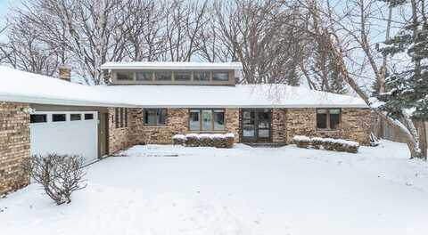 2900 CRESTVIEW Drive, APPLETON, WI 54915