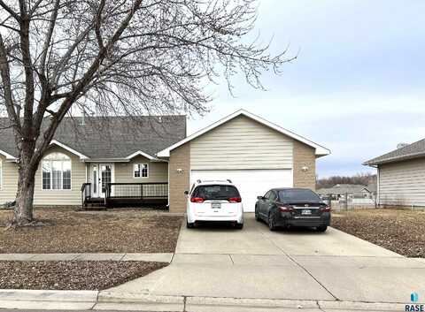 4110 W Newcomb St, Sioux Falls, SD 57106