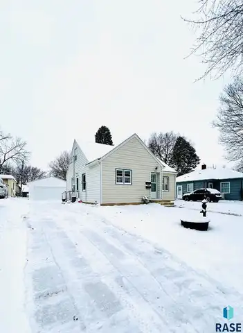 1219 W 13th St, Sioux Falls, SD 57104