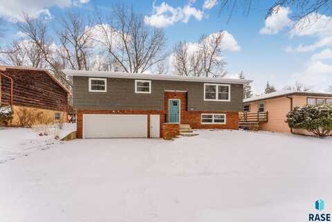 2501 E 16th St, Sioux Falls, SD 57103