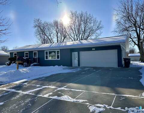 300 E Oakland Ave, Luverne, MN 56156