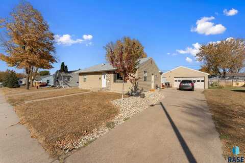 720 N Leadale Ave, Sioux Falls, SD 57103