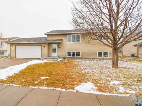 5609 S Southwind Ave, Sioux Falls, SD 57106