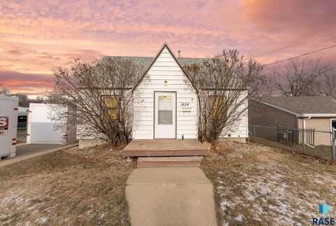 1624 E 5th St, Sioux Falls, SD 57103