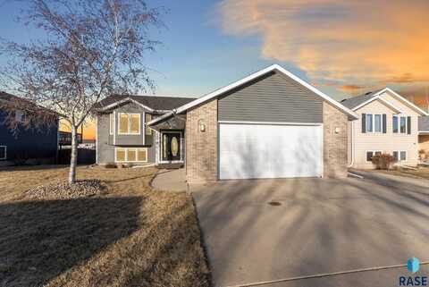 635 E Jesse Ct, Tea, SD 57064