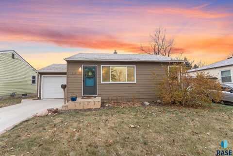 117 W 40th St, Sioux Falls, SD 57105