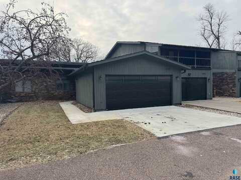 5207 E Valley Oaks Pl, Sioux Falls, SD 57110