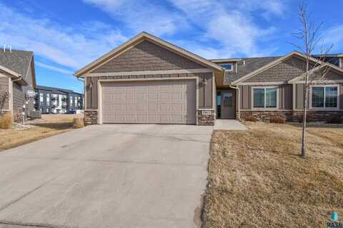 7904 S Brewerton Pl, Sioux Falls, SD 57108