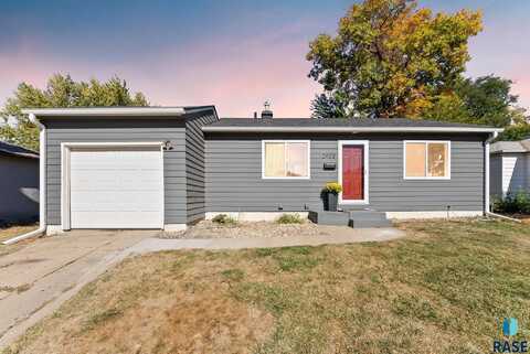 2908 E Claudette Dr, Sioux Falls, SD 57103