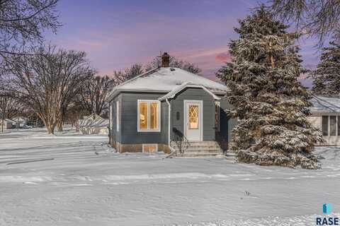 311 S 1st St, Beresford, SD 57004