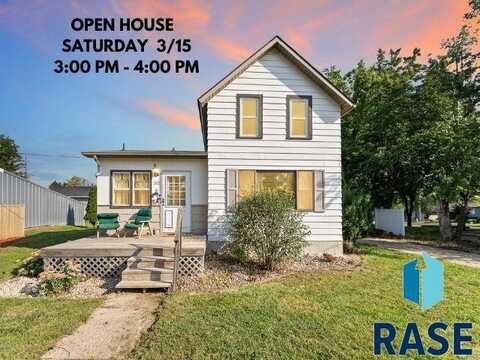 212 E Rummel Ave, Lennox, SD 57039