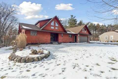 4617 PINEWAY Drive, Fenton, MI 48430