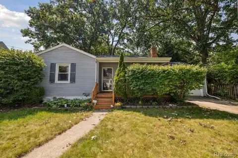 1403 W RUNDLE Avenue, Lansing, MI 48910