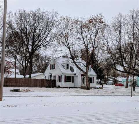 702 9th Street SW, Willmar, MN 56201