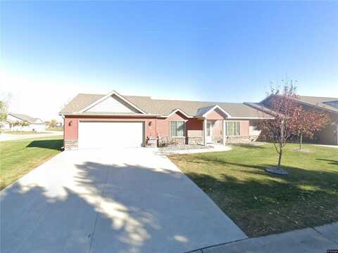 633 Cottonwood Avenue, Litchfield, MN 55355