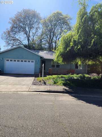 700 REDWOOD AVE, Myrtle Creek, OR 97457