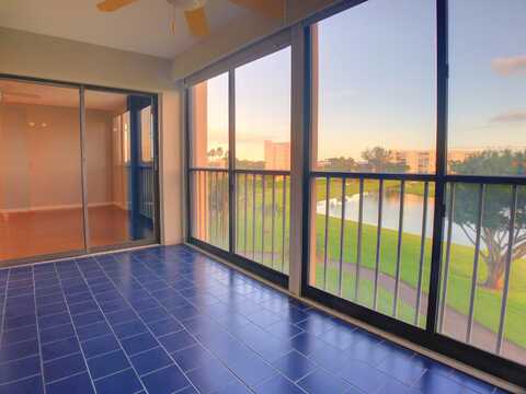 7076 Huntington 404 Lane, Delray Beach, FL 33446