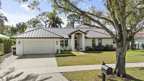 9806 SE Landing Place, Tequesta, FL 33469