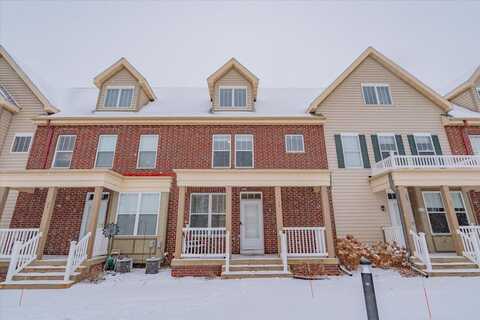 55 S Gardens Way, Fitchburg, WI 53711