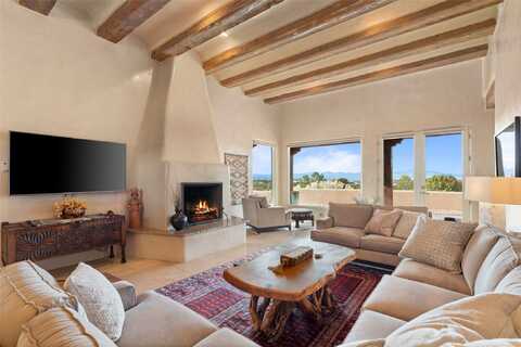 73 Paseo Del Paisano, Santa Fe, NM 87506