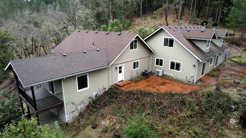 10523 Lower River Road, Grants Pass, OR 97526