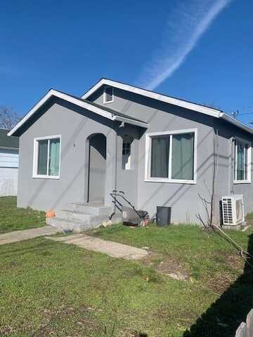 42 N 9th Street, Central Point, OR 97502