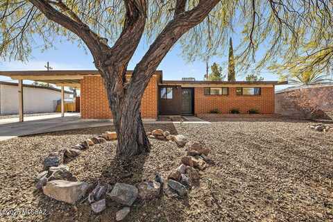 7916 E Winnepeg Drive, Tucson, AZ 85730