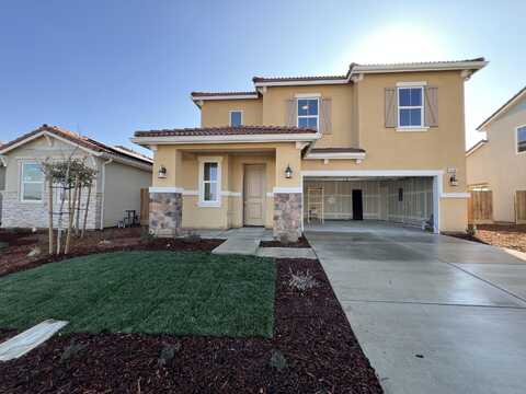 1420 Concord Way, Dinuba, CA 93618