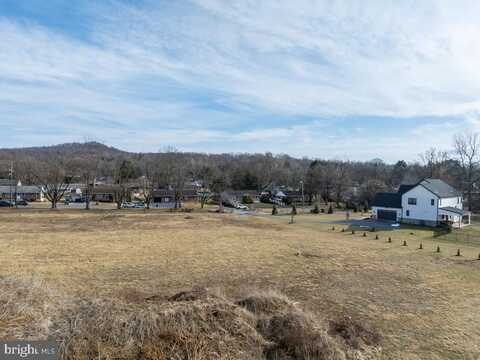 1140 MIDDLETOWN ROAD, HUMMELSTOWN, PA 17036