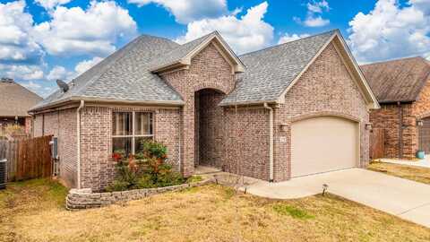 231 Nantucket Loop, Maumelle, AR 72113