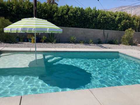 295 E San Rafael Drive, Palm Springs, CA 92262