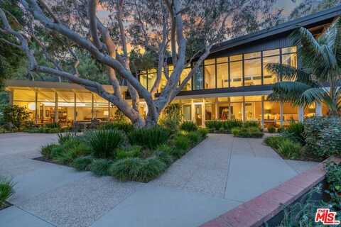 2179 Mandeville Canyon Rd, Los Angeles, CA 90049